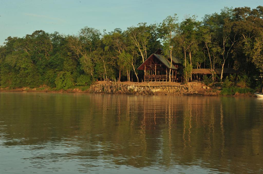 Borneo Natural Sukau Bilit Resort Exterior photo