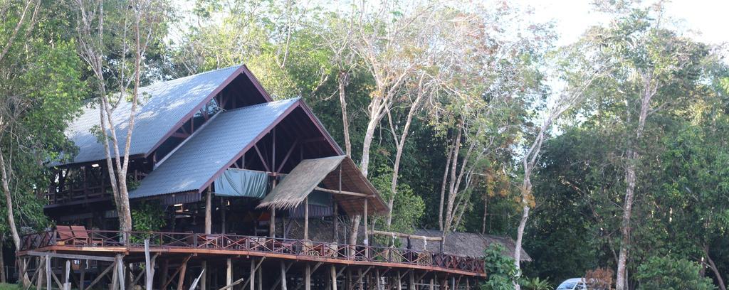 Borneo Natural Sukau Bilit Resort Exterior photo